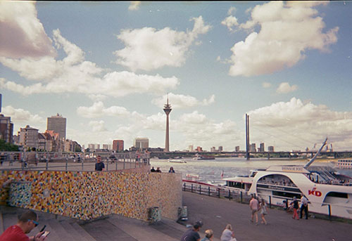 Düsseldorf desde la orilla del Rin